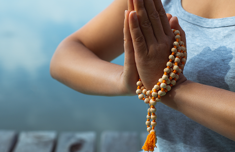 The Spiritual Benefits of Tulsi Mala: A Guide to Using Tulsi Beads for Meditation | Japay.in